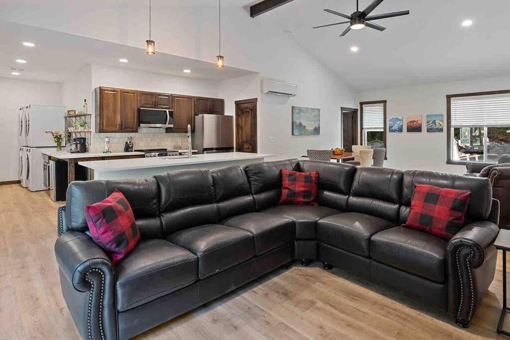 Luxe Mt. Rainier Lodge W/ Hot Tub-Ac-Game Room 애쉬포드 외부 사진