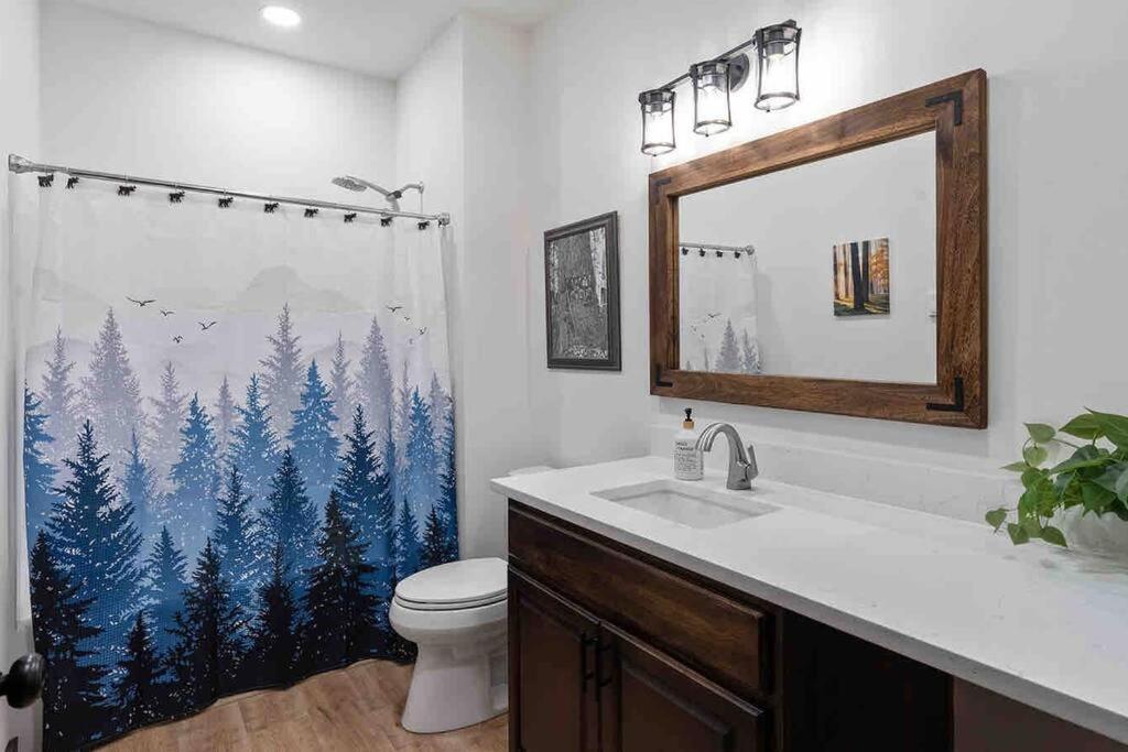 Luxe Mt. Rainier Lodge W/ Hot Tub-Ac-Game Room 애쉬포드 외부 사진